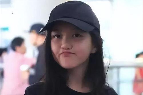 王菲女儿李嫣照片兔唇